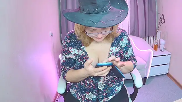 VestaWoody online show from 24, 11, 2025