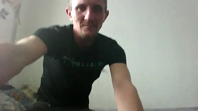 Snapshot of Twolatte1520 chatting on 1, 4, 2026 Twolatte1520 online show from 1, 4, 2026