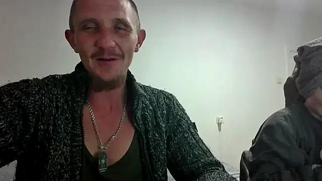 Snapshot of Twolatte1520 chatting on 14, 4, 2026 Twolatte1520 online show from 14, 4, 2026