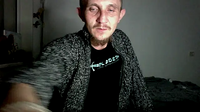 Snapshot of Twolatte1520 chatting on 19, 4, 2026 Twolatte1520 online show from 19, 4, 2026