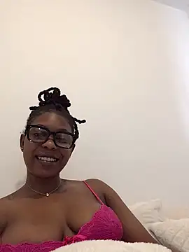 Snapshot of CurvyGoddessXxx chatting on 5, 10, 2025 CurvyGoddessXxx online show from 5, 10, 2025