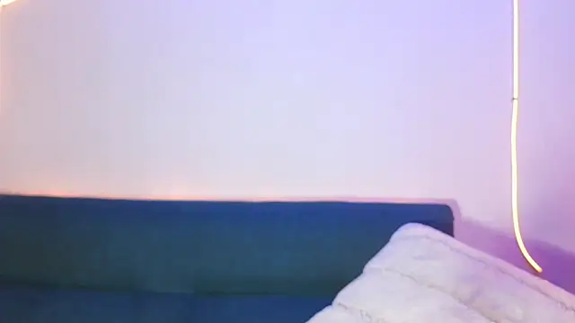 luna valen online show from 10, 4, 2026