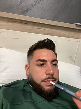 MilanYaman online show from 8, 10, 2025