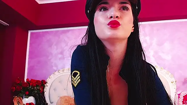 Snapshot of BellaReyXO chatting on 10, 10, 2025 BellaReyXO online show from 10, 10, 2025