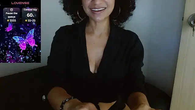 Snapshot of Seductress_Malia chatting on 25, 6, 2026 Seductress Malia online show from 25, 6, 2026