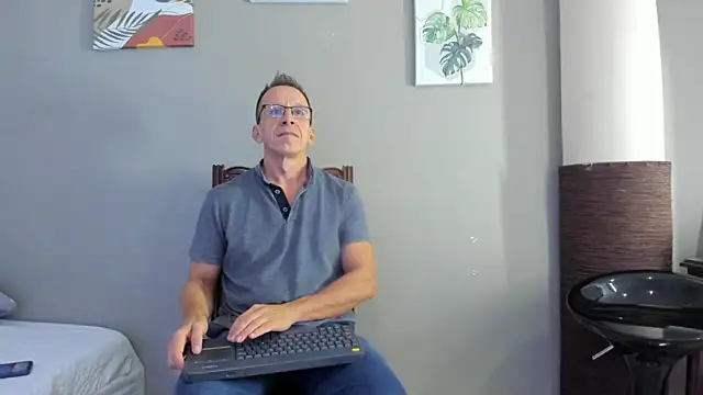  axelking  online show from 24, 11, 2025