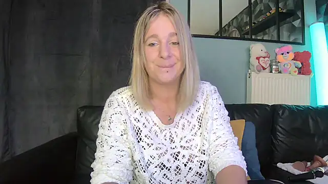 Delichieuse5 online show from 18, 9, 2025