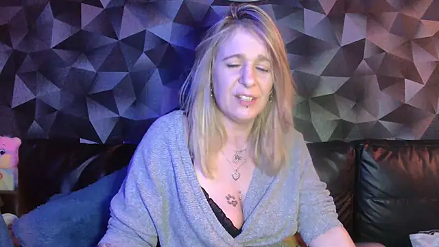 Snapshot of Delichieuse5 chatting on 31, 3, 2026 Delichieuse5 online show from 31, 3, 2026