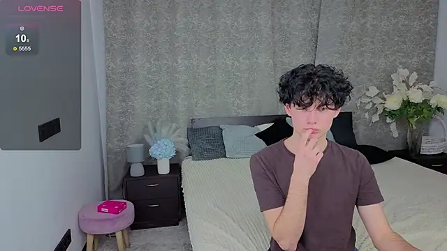 Cute Mike online show from 3, 12, 2025