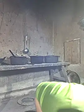 miomio-12 online show from 17, 12, 2025