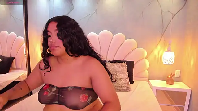 Snapshot of CatalinaCoopper chatting on 10, 11, 2025 CatalinaCoopper online show from 10, 11, 2025