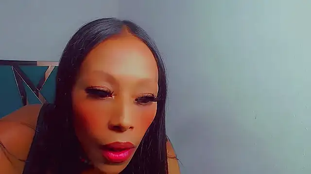 Snapshot of monserrath_bitch_naughty chatting on 28, 11, 2025 monserrath bitch naughty online show from 28, 11, 2025