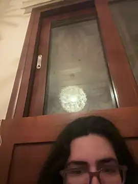 Snapshot of luciamaria01 chatting on 17, 5, 2026 luciamaria01 online show from 17, 5, 2026