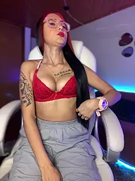Snapshot of Sofiaa_pink chatting on 6, 10, 2025 Sofiaa pink online show from 6, 10, 2025