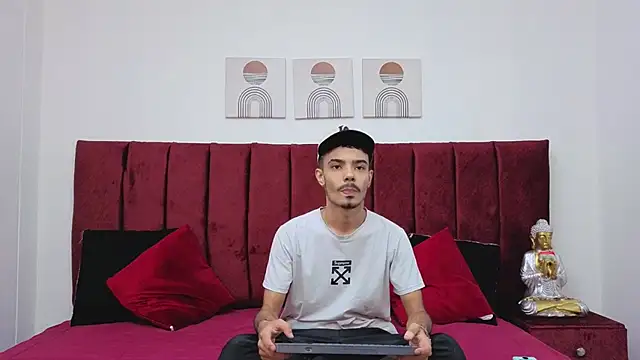 Timothe Evans online show from 8, 10, 2025