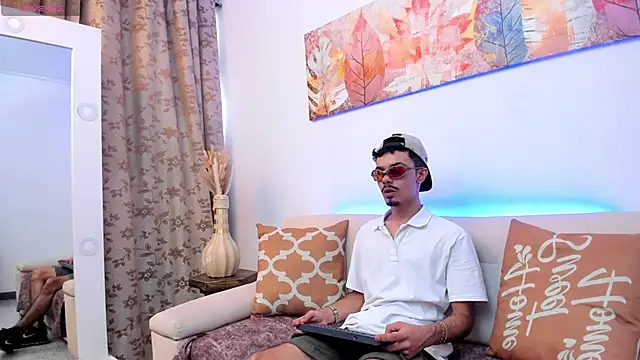 Timothe Evans online show from 7, 11, 2025