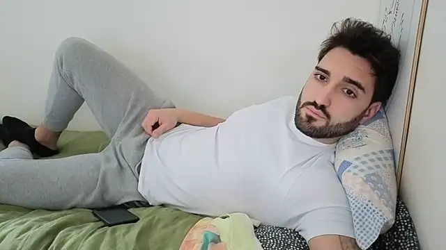 Al3xox02 online show from 10, 2, 2026