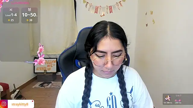 Snapshot of LoveLyy- chatting on 27, 3, 2026 LoveLyy- online show from 27, 3, 2026