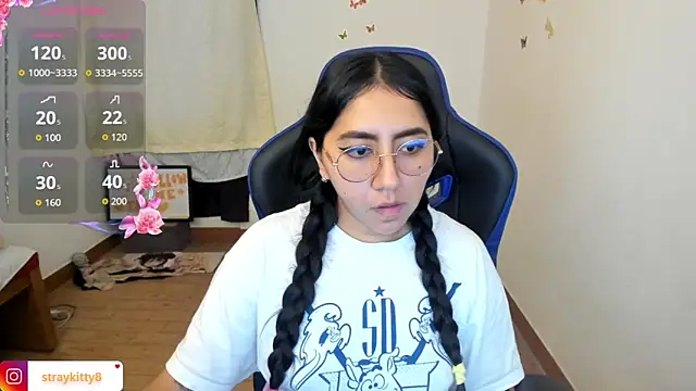 Snapshot of LoveLyy- chatting on 28, 4, 2026 LoveLyy- online show from 28, 4, 2026