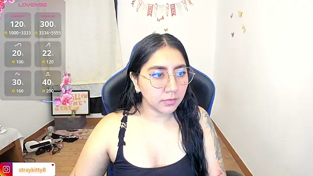 LoveLyy- online show from 10, 6, 2026