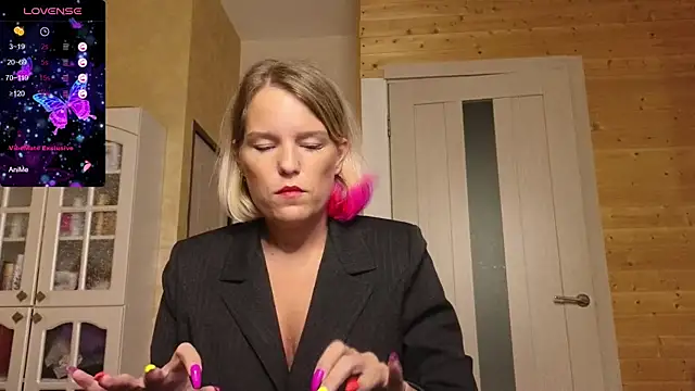 Lady Shine online show from 8, 10, 2025