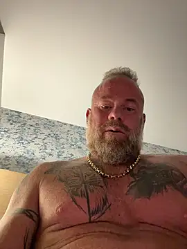 Snapshot of Muscledick40 chatting on 5, 3, 2026 Muscledick40 online show from 5, 3, 2026