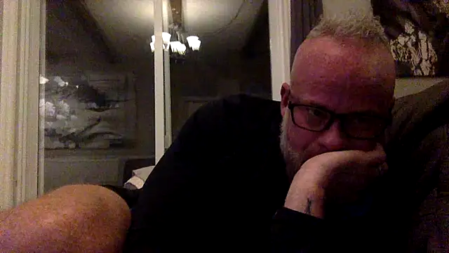 Snapshot of Muscledick40 chatting on 18, 3, 2026 Muscledick40 online show from 18, 3, 2026