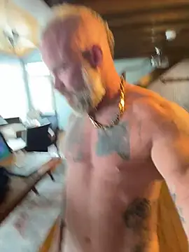 Snapshot of Muscledick40 chatting on 15, 7, 2026 Muscledick40 online show from 15, 7, 2026