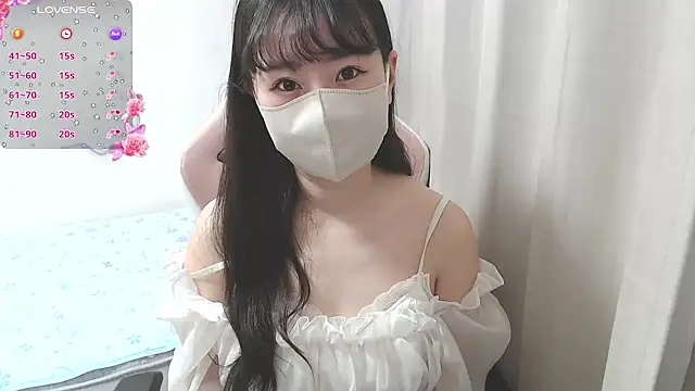 hinako08 online show from 5, 12, 2025