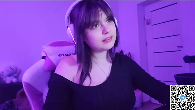 Snapshot of KristiBloom chatting on 23, 11, 2025 KristiBloom online show from 23, 11, 2025