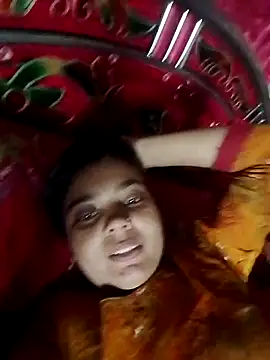 Snapshot of ayesha0001122 chatting on 17, 10, 2025 ayesha0001122 online show from 17, 10, 2025