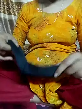 Snapshot of ayesha0001122 chatting on 26, 10, 2025 ayesha0001122 online show from 26, 10, 2025