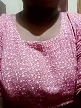 Snapshot of ayesha0001122 chatting on 17, 12, 2025 ayesha0001122 online show from 17, 12, 2025