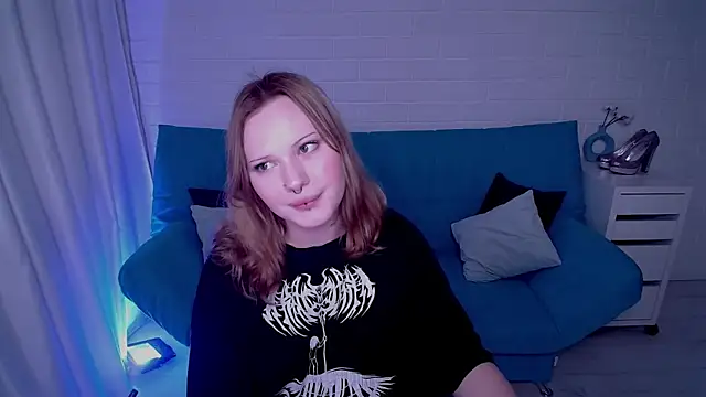 Snapshot of AuroraMour chatting on 8, 10, 2025 AuroraMour online show from 8, 10, 2025