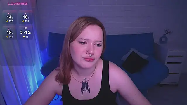 Snapshot of AuroraMour chatting on 18, 10, 2025 AuroraMour online show from 18, 10, 2025