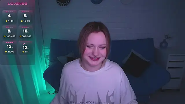 Snapshot of AuroraMour chatting on 21, 10, 2025 AuroraMour online show from 21, 10, 2025