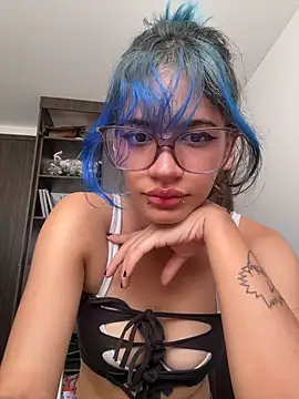 Snapshot of sukulaurens chatting on 2, 4, 2026 sukulaurens online show from 2, 4, 2026