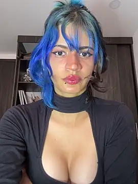 Snapshot of sukulaurens chatting on 4, 4, 2026 sukulaurens online show from 4, 4, 2026