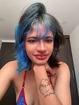 Snapshot of sukulaurens chatting on 8, 4, 2026 sukulaurens online show from 8, 4, 2026