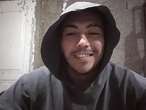 Snapshot of Lucius-08 chatting on 5, 10, 2025 Lucius-08 online show from 5, 10, 2025