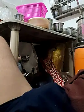 Snapshot of deepti_07 chatting on 9, 10, 2025 deepti 07 online show from 9, 10, 2025