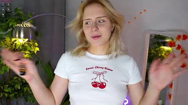 Snapshot of Mol_l_y chatting on 3, 11, 2025 Mol l y online show from 3, 11, 2025