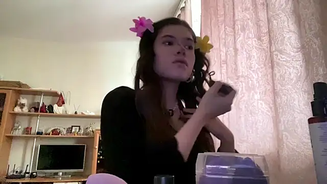 Snapshot of AlmetaBradicich chatting on 12, 10, 2025 AlmetaBradicich online show from 12, 10, 2025