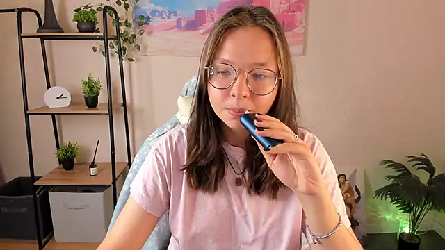 Snapshot of Nuura_Moore chatting on 24, 10, 2025 Nuura Moore online show from 24, 10, 2025