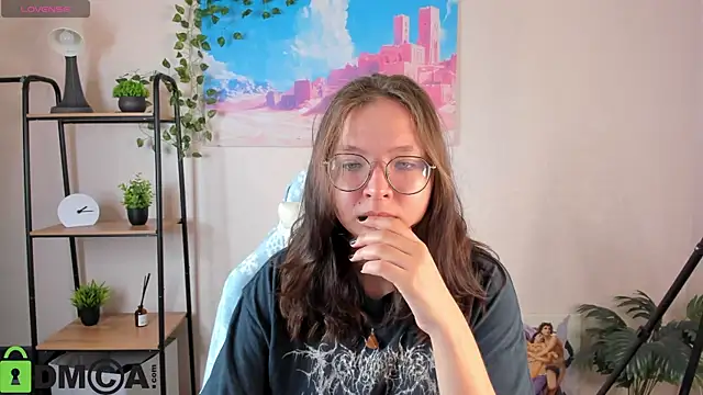 Snapshot of Nuura_Moore chatting on 28, 10, 2025 Nuura Moore online show from 28, 10, 2025