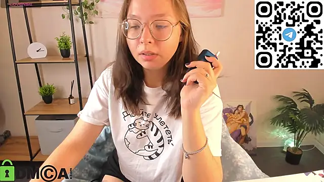 Snapshot of Nuura_Moore chatting on 29, 10, 2025 Nuura Moore online show from 29, 10, 2025