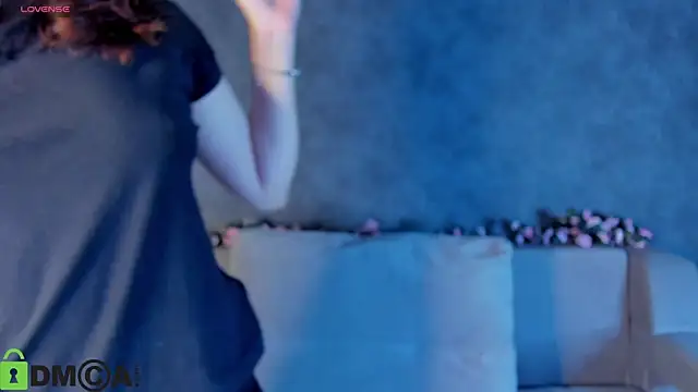 Snapshot of Nuura_Moore chatting on 11, 11, 2025 Nuura Moore online show from 11, 11, 2025