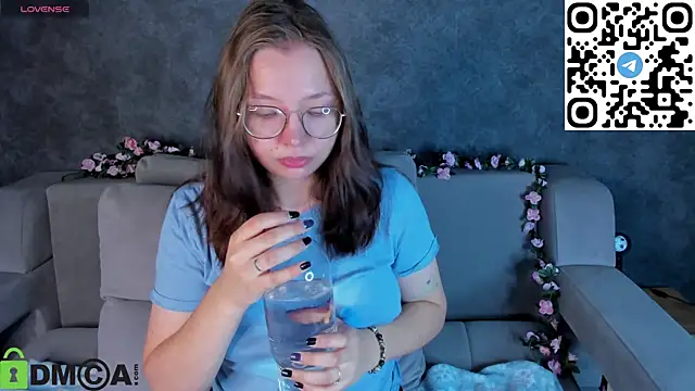 Snapshot of Nuura_Moore chatting on 13, 11, 2025 Nuura Moore online show from 13, 11, 2025