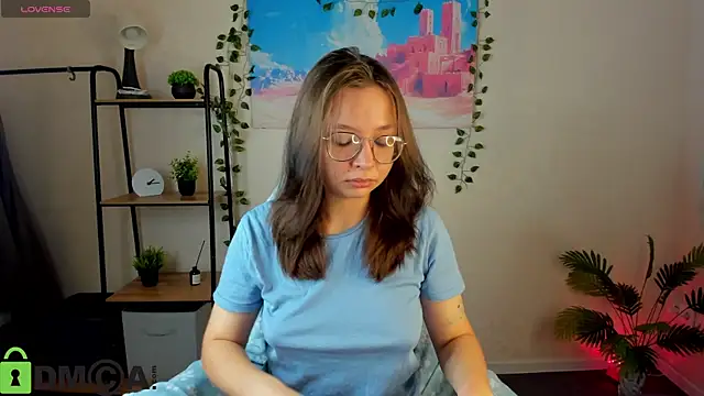 Snapshot of Nuura_Moore chatting on 14, 11, 2025 Nuura Moore online show from 14, 11, 2025