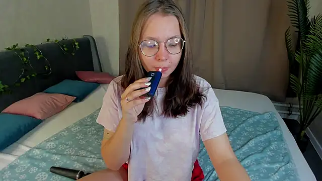 Snapshot of Nuura_Moore chatting on 27, 11, 2025 Nuura Moore online show from 27, 11, 2025